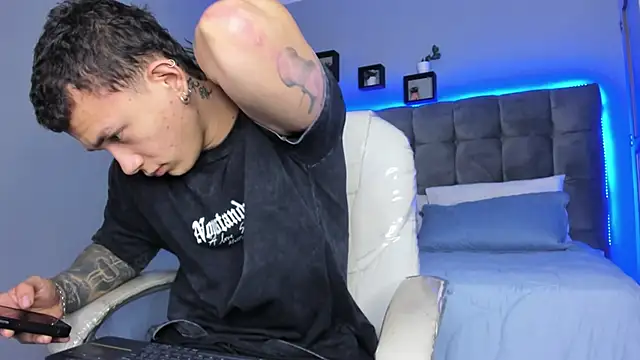 Snapshot of Thomas_moon chatting on 03.26.26 Thomas moon online show from 03.26.26