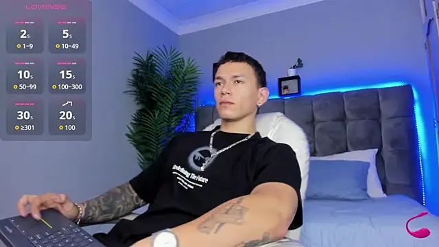 Snapshot of Thomas_moon chatting on 03.29.26 Thomas moon online show from 03.29.26