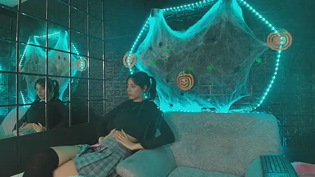 HellAndDante  online show from 10.27.25