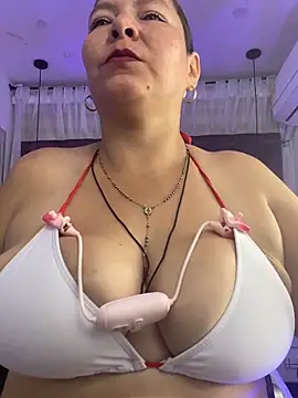 Snapshot of Sussan__ chatting on 09.19.25 Sussan online show from 09.19.25