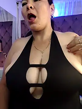 Snapshot of Sussan__ chatting on 10.07.25 Sussan online show from 10.07.25