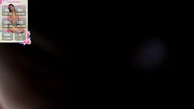 Snapshot of Elowen_Clark chatting on 10.03.25 Elowen Clark online show from 10.03.25