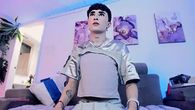 Snapshot of SebastianHilton chatting on 02.07.26 SebastianHilton online show from 02.07.26