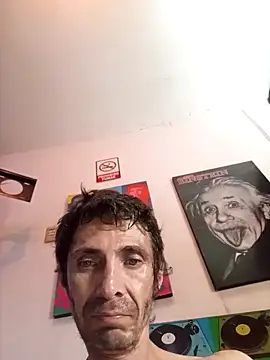 Snapshot of githot chatting on 10.04.25 githot online show from 10.04.25