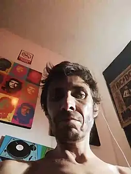 Snapshot of githot chatting on 10.06.25 githot online show from 10.06.25