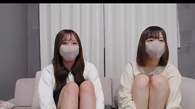 Snapshot of _YUI_CHAN_ chatting on 10.27.25 YUI CHAN online show from 10.27.25