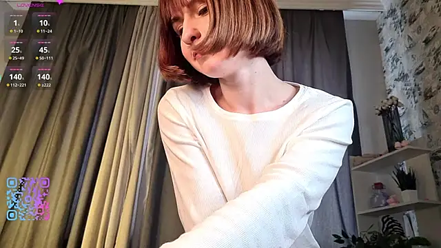 Snapshot of TheaCrockett chatting on 10.19.25 TheaCrockett online show from 10.19.25