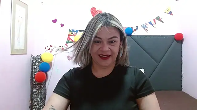 pamela echeverria online show from 07.11.26