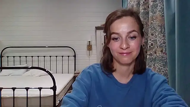 Snapshot of Niravyn_ chatting on 09.09.25 Niravyn  online show from 09.09.25