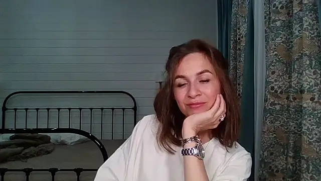 Snapshot of Niravyn_ chatting on 09.27.25 Niravyn  online show from 09.27.25