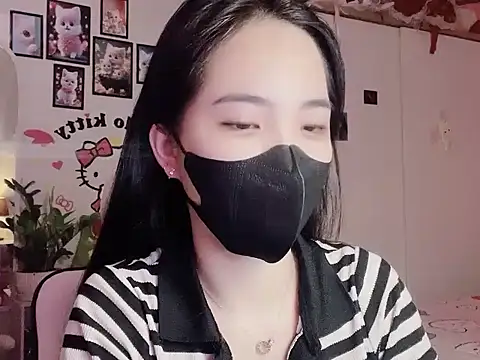 keelinnn19 online show from 10.20.25