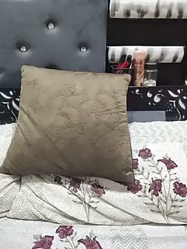Suhana Darling online show from 05.25.26