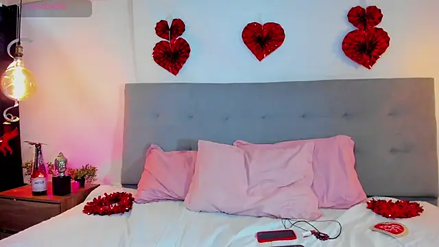 Luna Claire online show from 09.20.25