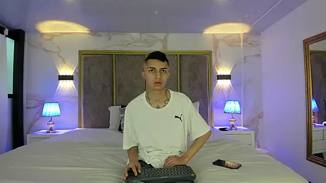 NickandAbby  online show from 10.03.25