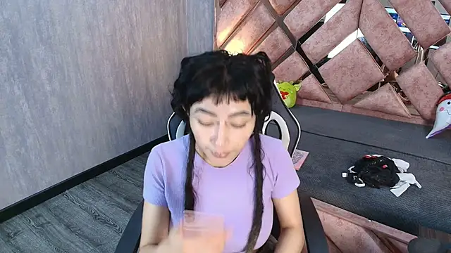 Snapshot of Babyyrasta666 chatting on 10.17.25 Babyyrasta666 online show from 10.17.25