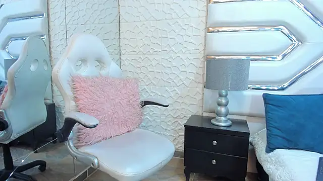 TatiLee online show from 10.18.25