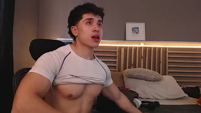 Snapshot of PaulEvens chatting on 02.20.26 PaulEvens online show from 02.20.26