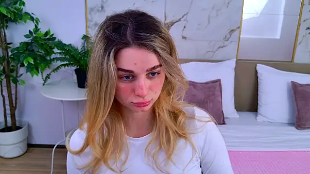 Snapshot of SweetyLicky chatting on 02.06.26 SweetyLicky online show from 02.06.26