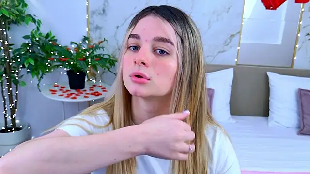 Snapshot of SweetyLicky chatting on 02.08.26 SweetyLicky online show from 02.08.26