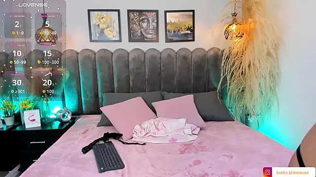 Viollet xoxo online show from 10.04.25