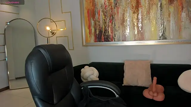 MiaLaurence online show from 03.07.26