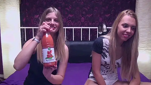 BlondeWitches online show from 03.22.25