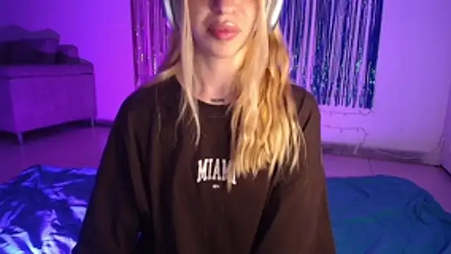 Alina Lee t online show from 10.31.25