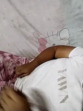 Snapshot of big_booty15 chatting on 09.29.25 big booty15 online show from 09.29.25