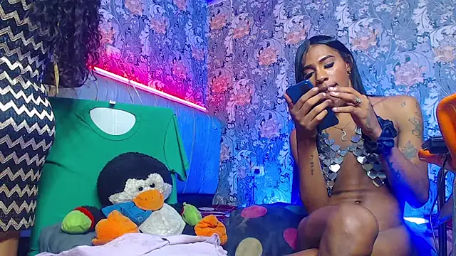Snapshot of thedirtydollsxxx chatting on 09.13.25 thedirtydollsxxx online show from 09.13.25