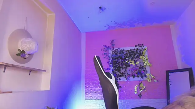 Katy bratz  online show from 09.18.25