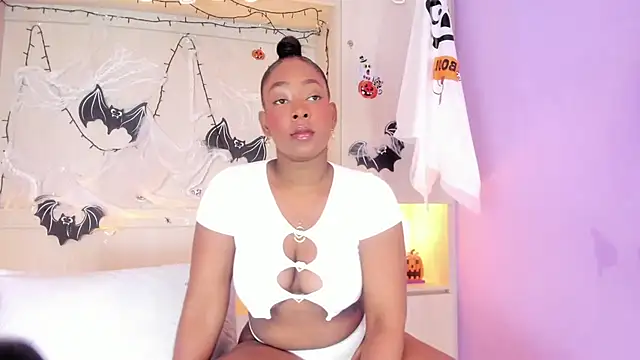 Snapshot of CassiieLondon chatting on 10.25.25 CassiieLondon online show from 10.25.25