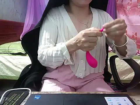 Snapshot of Xue_weng chatting on 02.11.26 Xue weng online show from 02.11.26