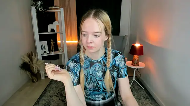 BellaMontgomery online show from 12.14.25