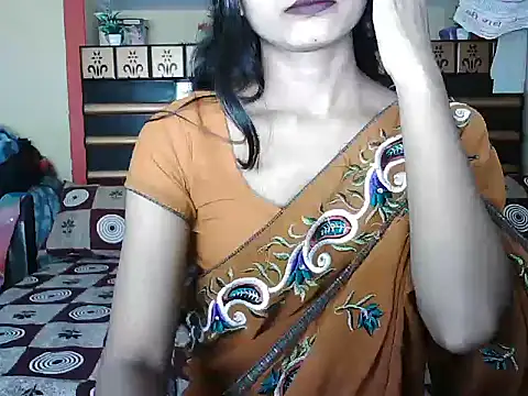 Snapshot of ROSE_GOLDE chatting on 10.02.25 ROSE GOLDE online show from 10.02.25