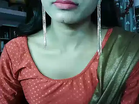 Snapshot of ROSE_GOLDE chatting on 10.22.25 ROSE GOLDE online show from 10.22.25