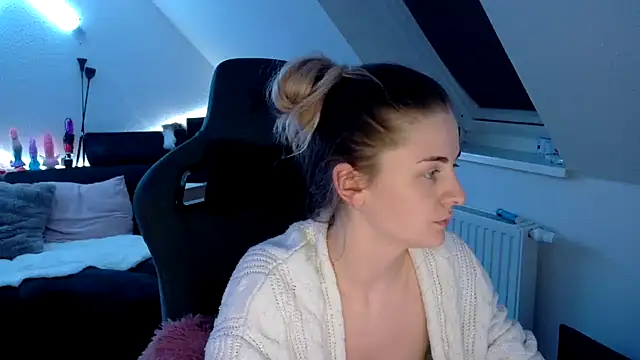 Melly4You online show from 04.16.26