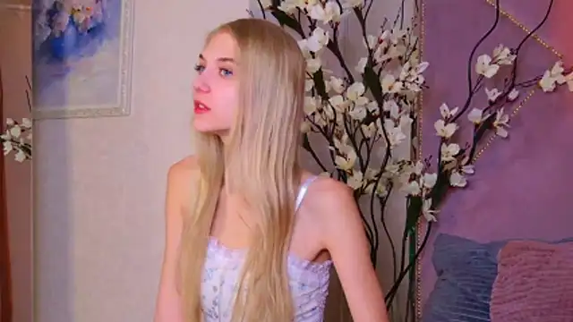 Snapshot of 4example_Chloe chatting on 10.24.25 4example Chloe online show from 10.24.25