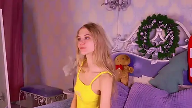 4example Chloe online show from 12.23.25