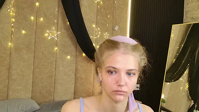 4example Chloe online show from 05.11.26