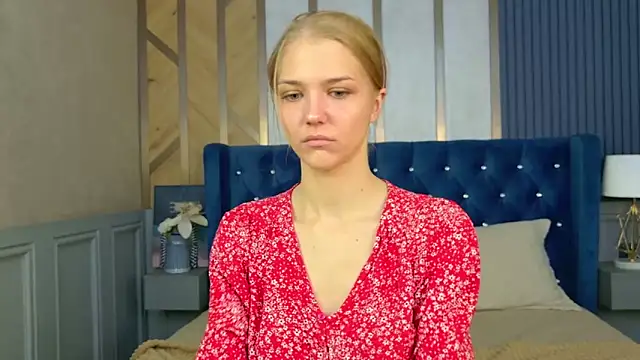 4example Chloe online show from 05.20.26