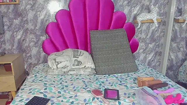 TANISHA HILL online show from 09.23.25