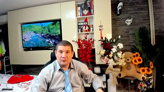 SpartacusDaddy48 online show from 05.19.26