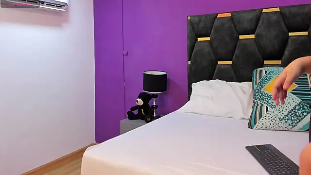 Abby-campbel online show from 04.17.26