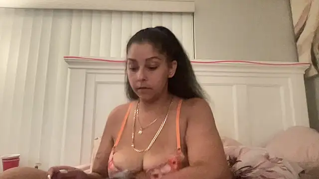 sweetnjuicyyy online show from 10.15.25