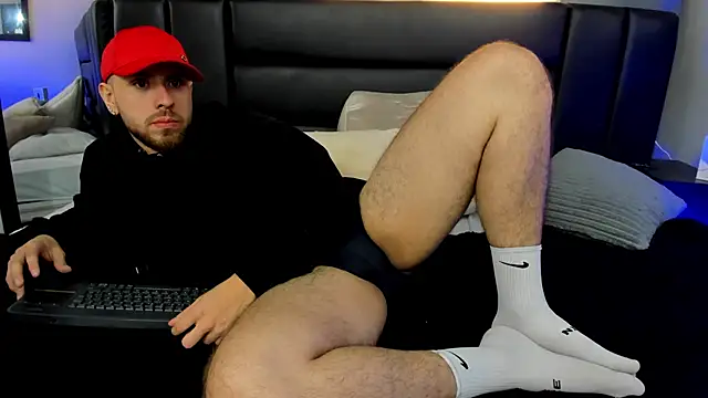 Snapshot of Maximo_Wolff chatting on 09.18.25 Maximo Wolff online show from 09.18.25