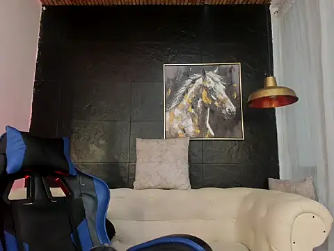 Snapshot of Maximo_Wolff chatting on 10.06.25 Maximo Wolff online show from 10.06.25