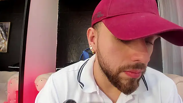 Snapshot of Maximo_Wolff chatting on 10.16.25 Maximo Wolff online show from 10.16.25