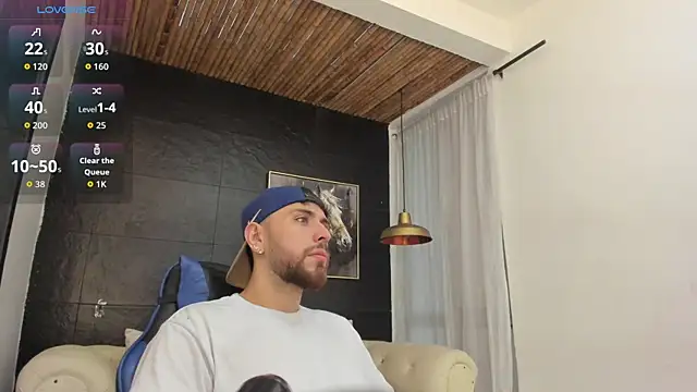 Snapshot of Maximo_Wolff chatting on 10.21.25 Maximo Wolff online show from 10.21.25