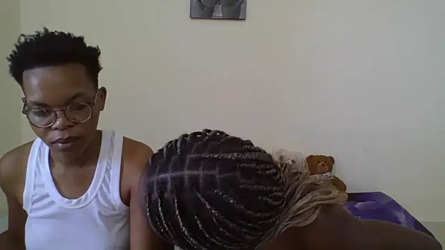 Miss-Hennessy online show from 11.05.25