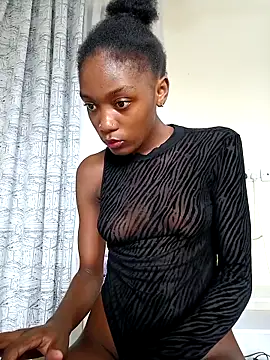 Miss-Hennessy online show from 03.19.26